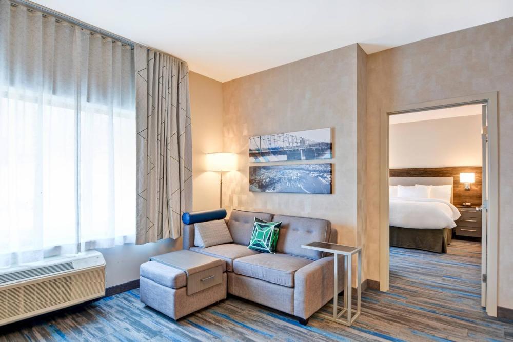One-Bedroom Queen Suite with Sofa Bed interior