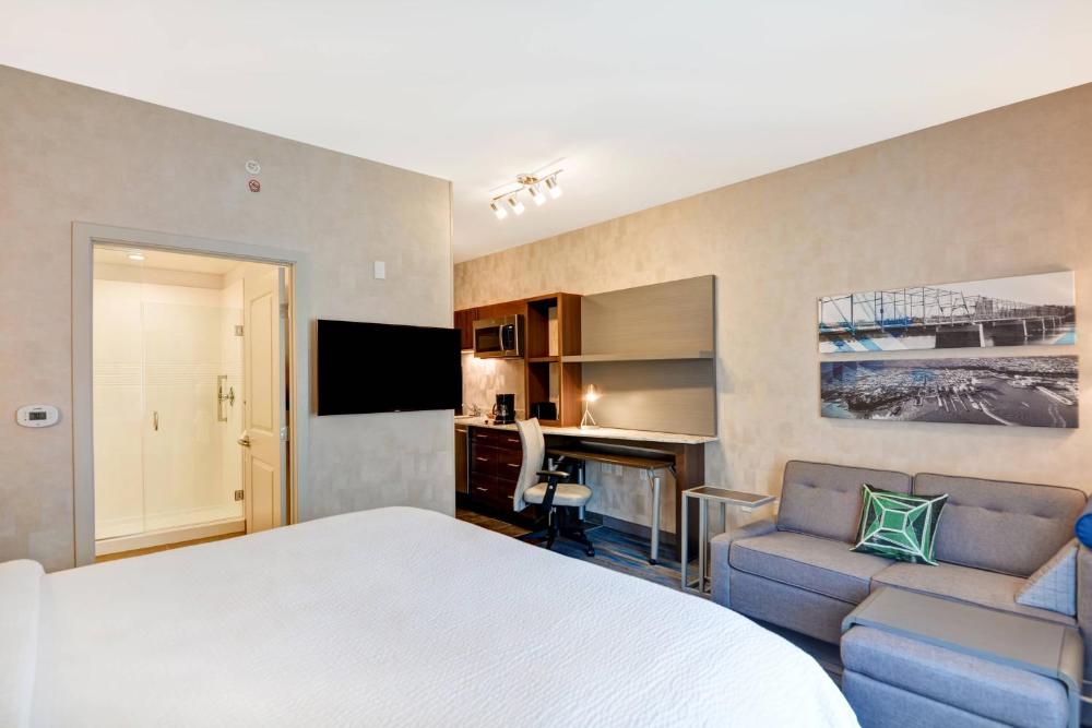 King Studio with Sofa Bed interior